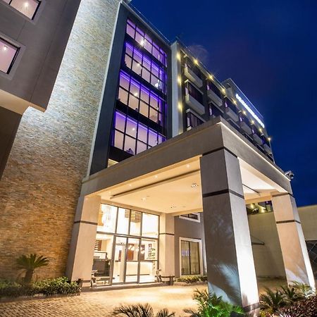 Bon Hotel Tripod Оверри Экстерьер фото