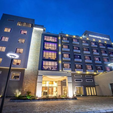 Bon Hotel Tripod Оверри Экстерьер фото