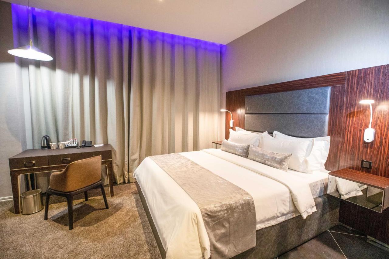 Bon Hotel Tripod Оверри Экстерьер фото