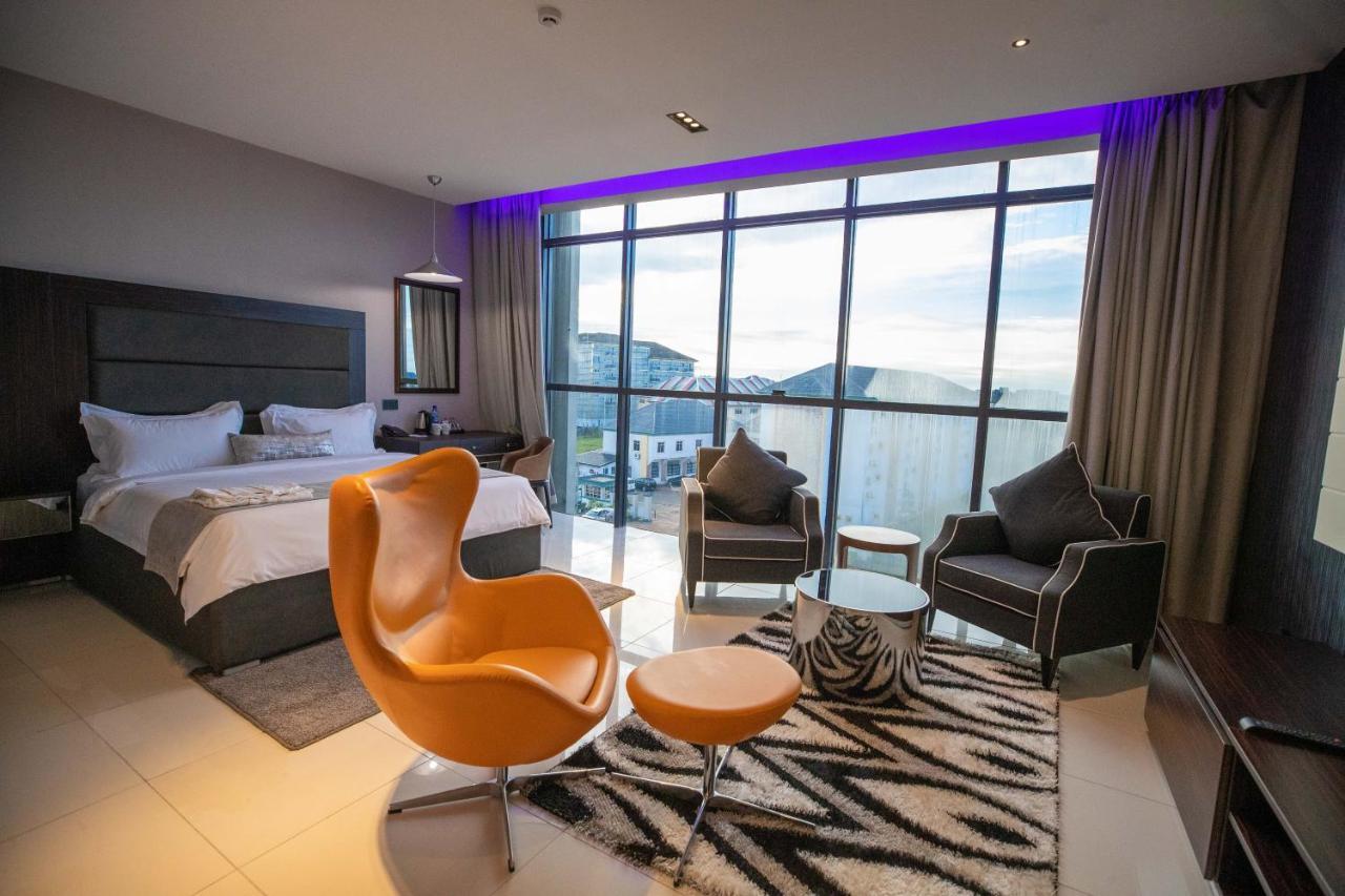 Bon Hotel Tripod Оверри Экстерьер фото