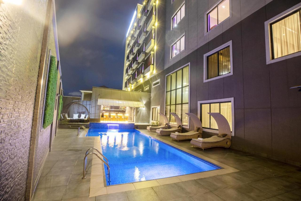 Bon Hotel Tripod Оверри Экстерьер фото